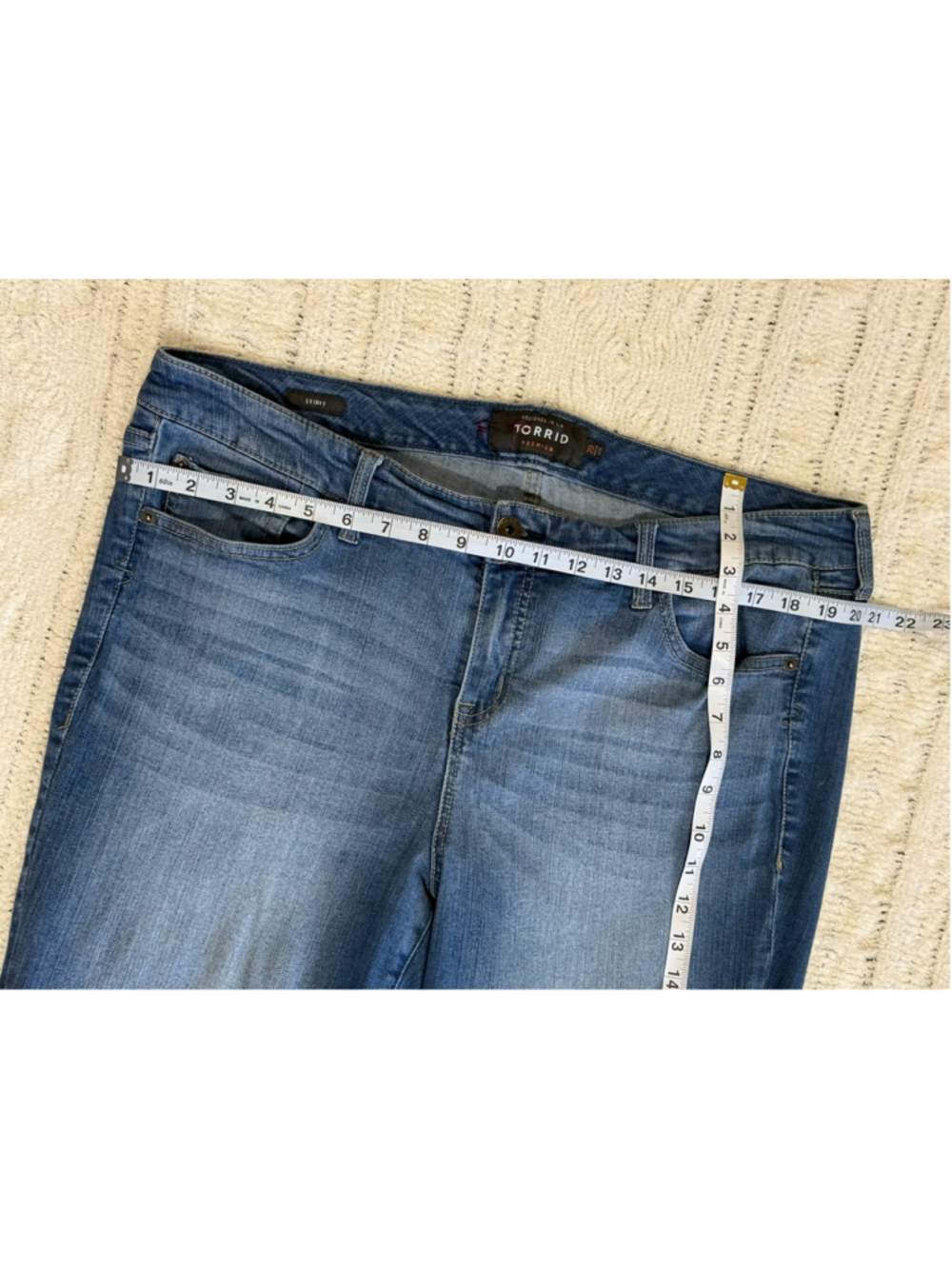 Torrid Bombshell Skinny Jeans High Rise Stretch Frayed Raw Hem Denim Plus 20 - Picture 6 of 14